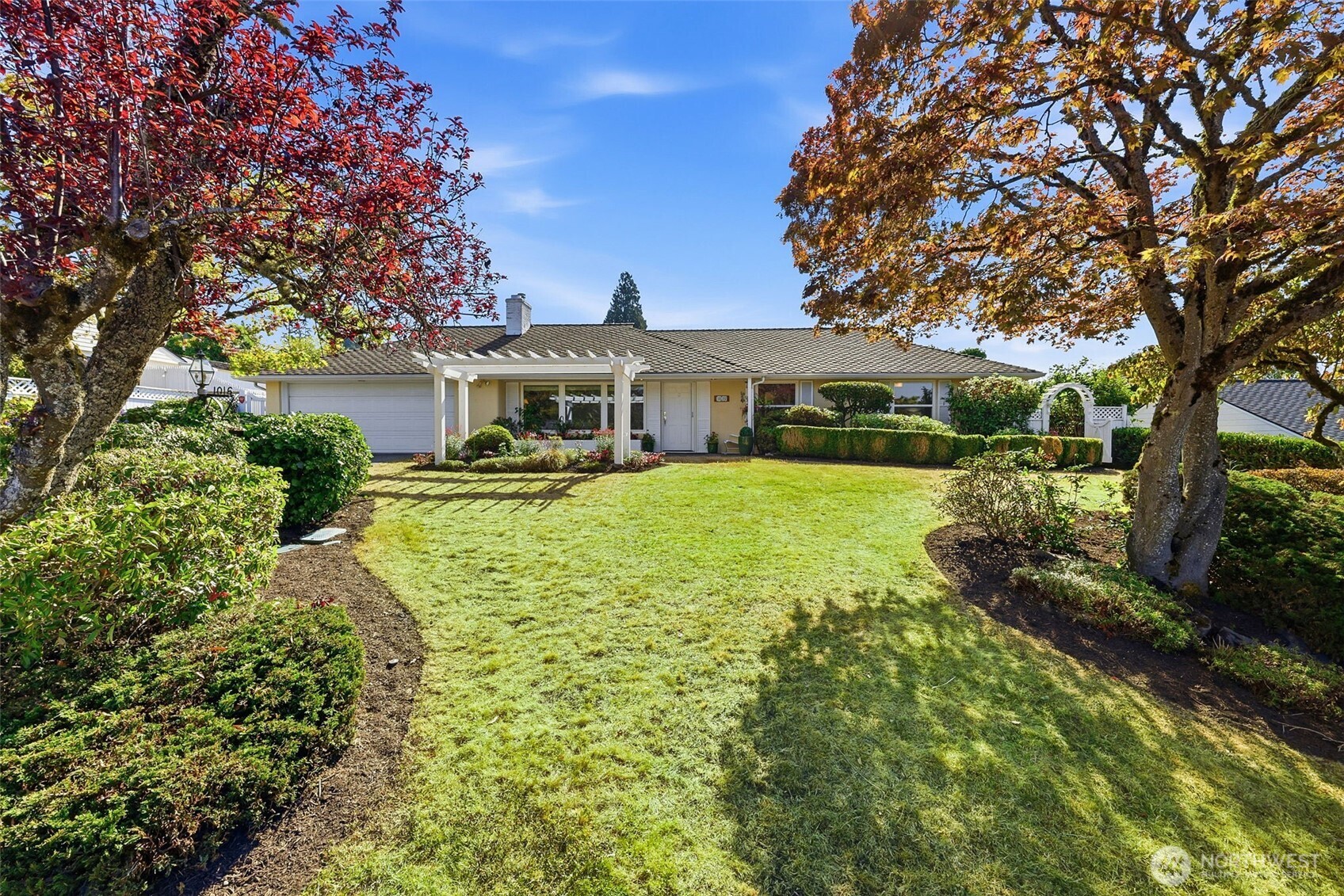 1016 Sunset Way
