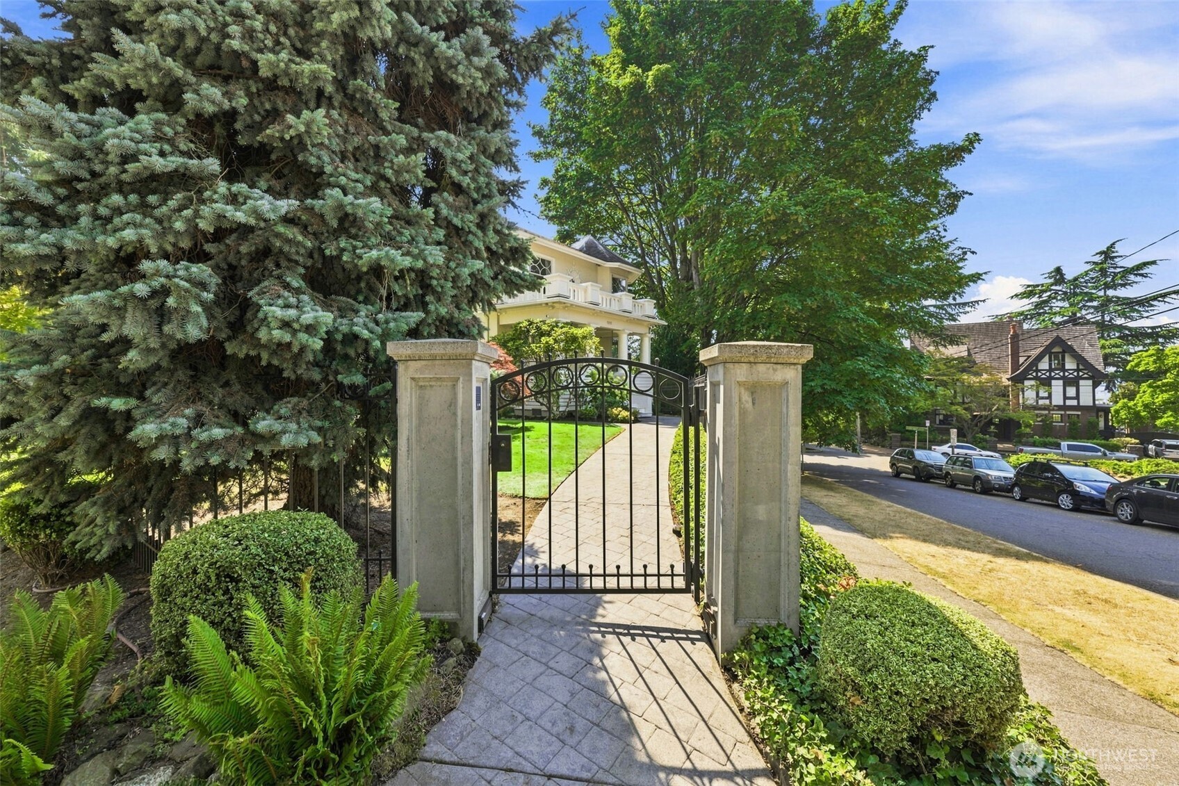 1111 Bellevue Place E