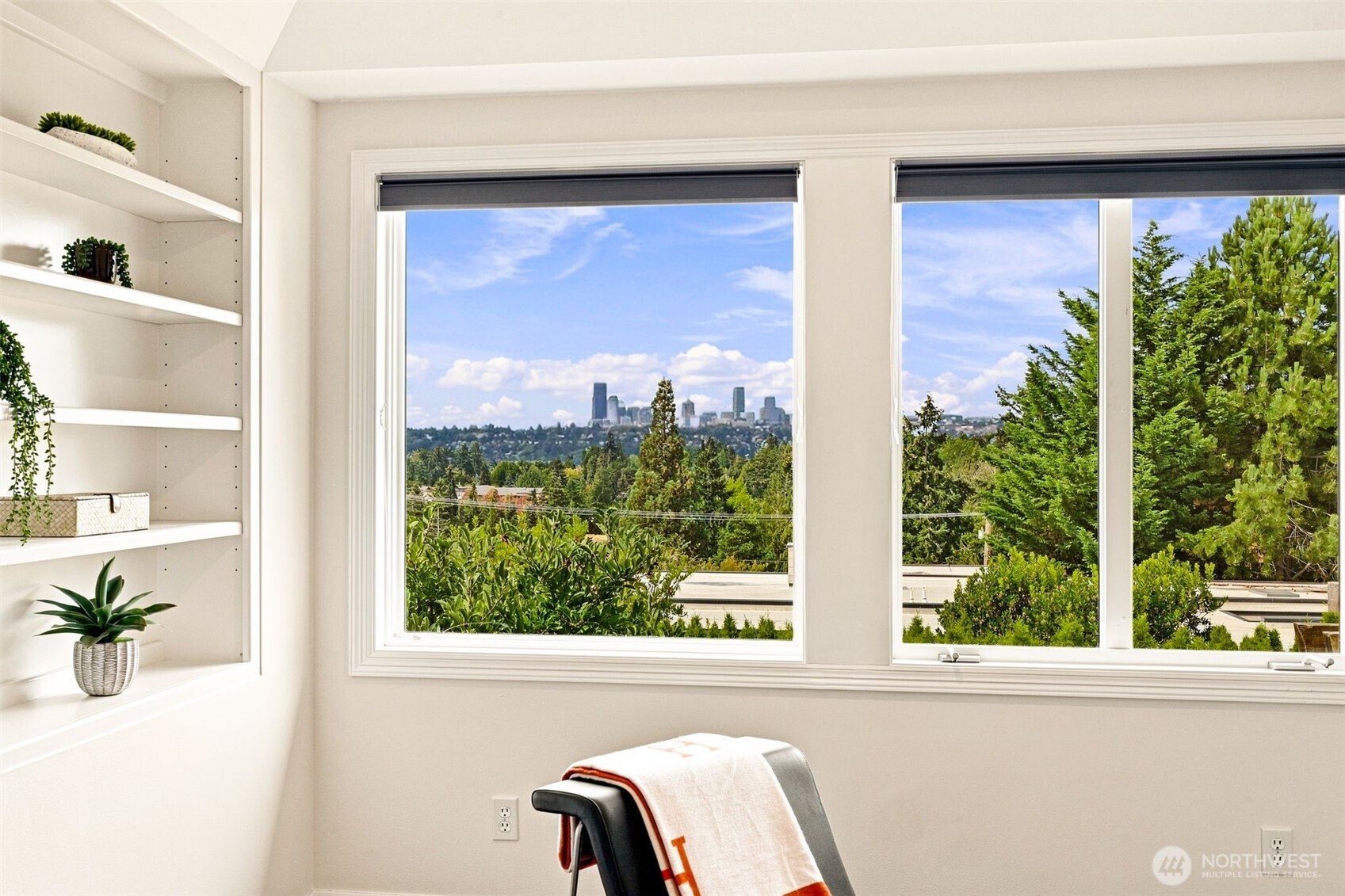 834 84th Avenue NE