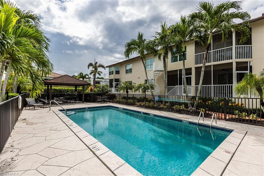 542 10th AVE S # 102N