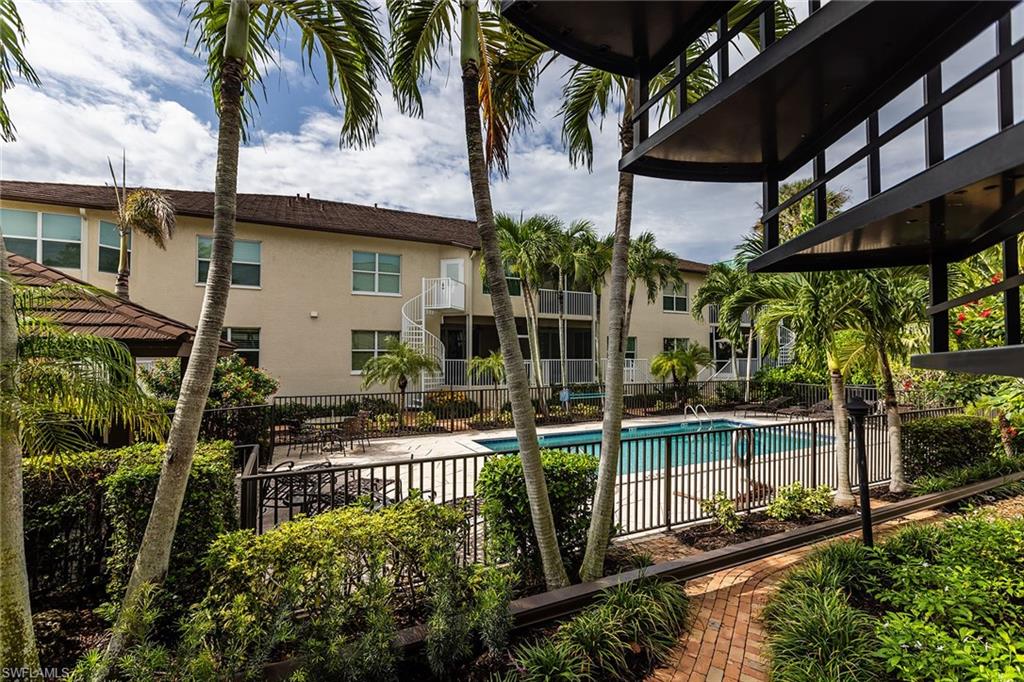 542 10th AVE S # 102N