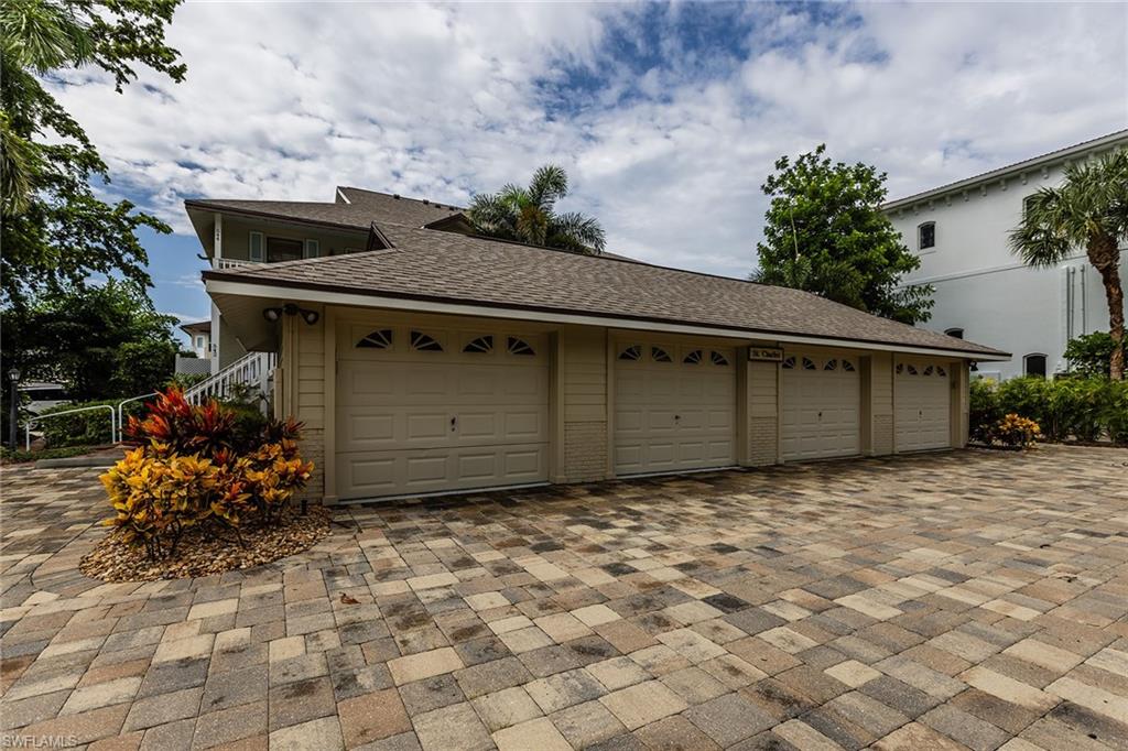 542 10th AVE S # 102N