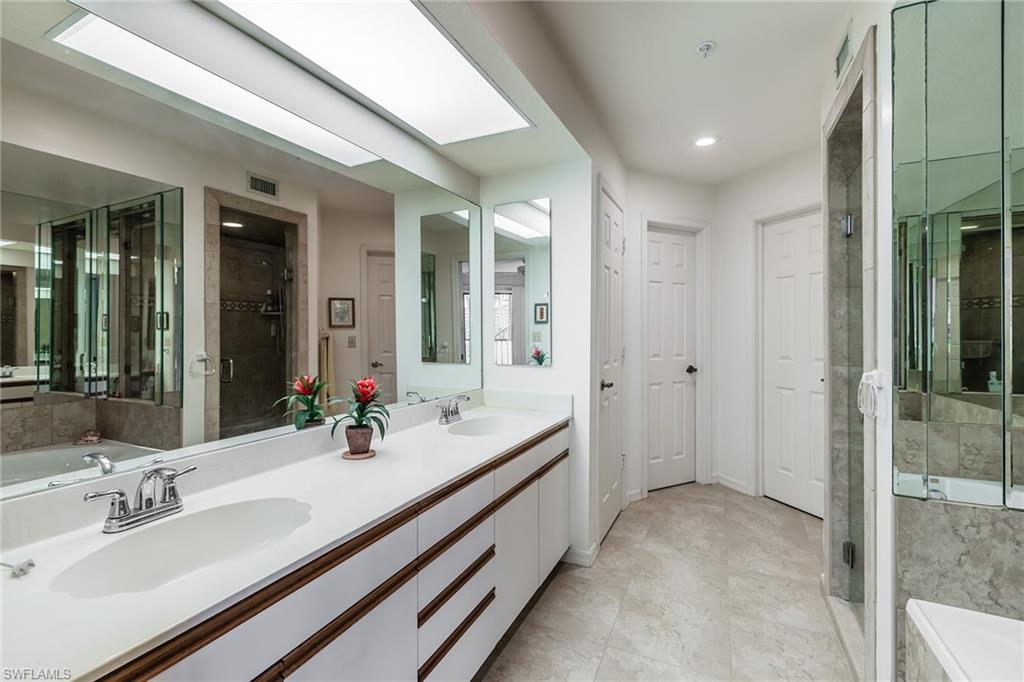 542 10th AVE S # 102N