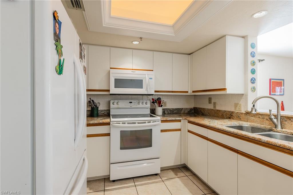 542 10th AVE S # 102N