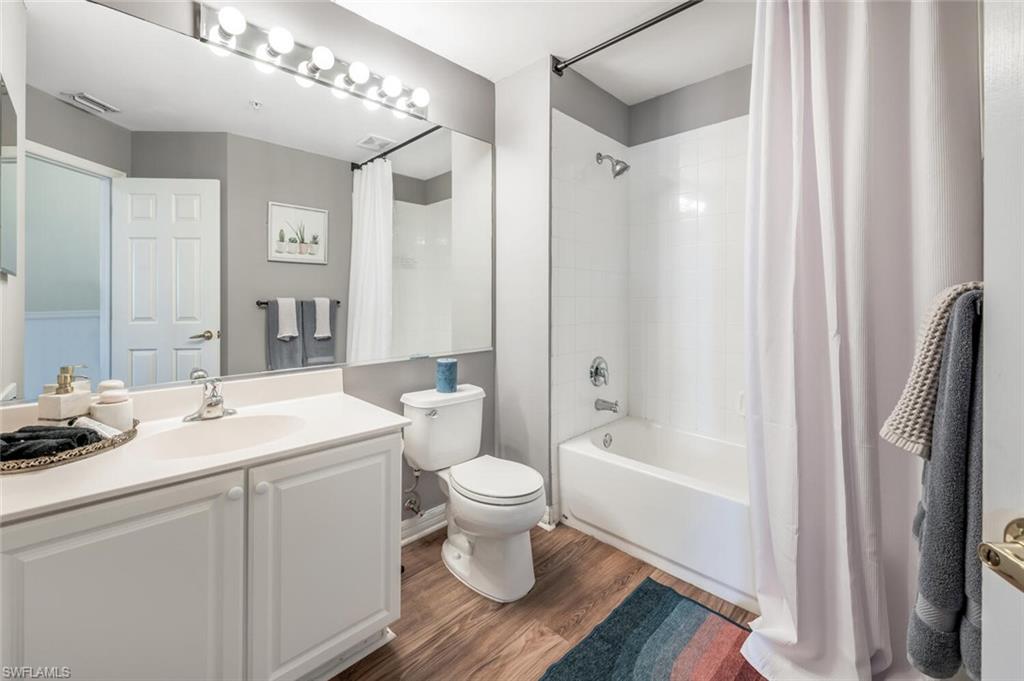 1028 Hampton CIR # 63