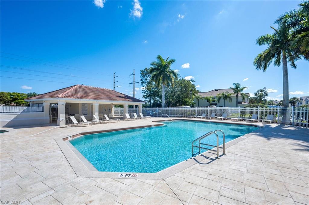 1028 Hampton CIR # 63