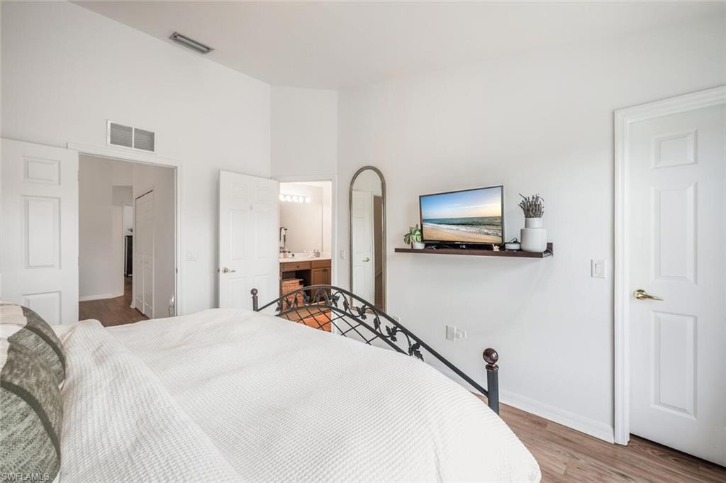 1028 Hampton CIR # 63