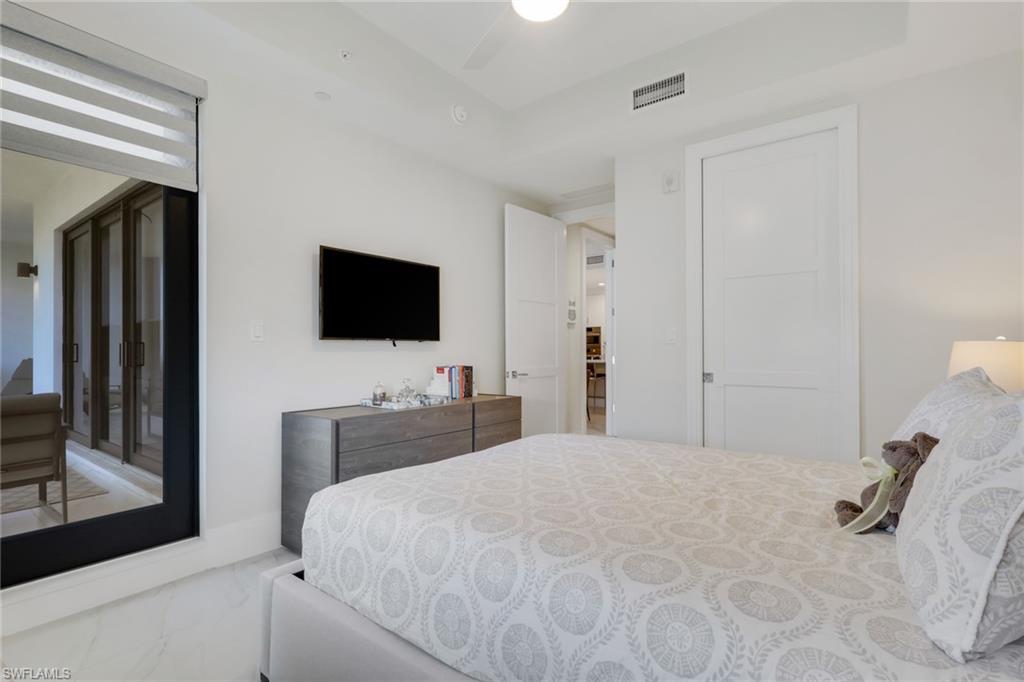 1135 3rd AVE S # 403