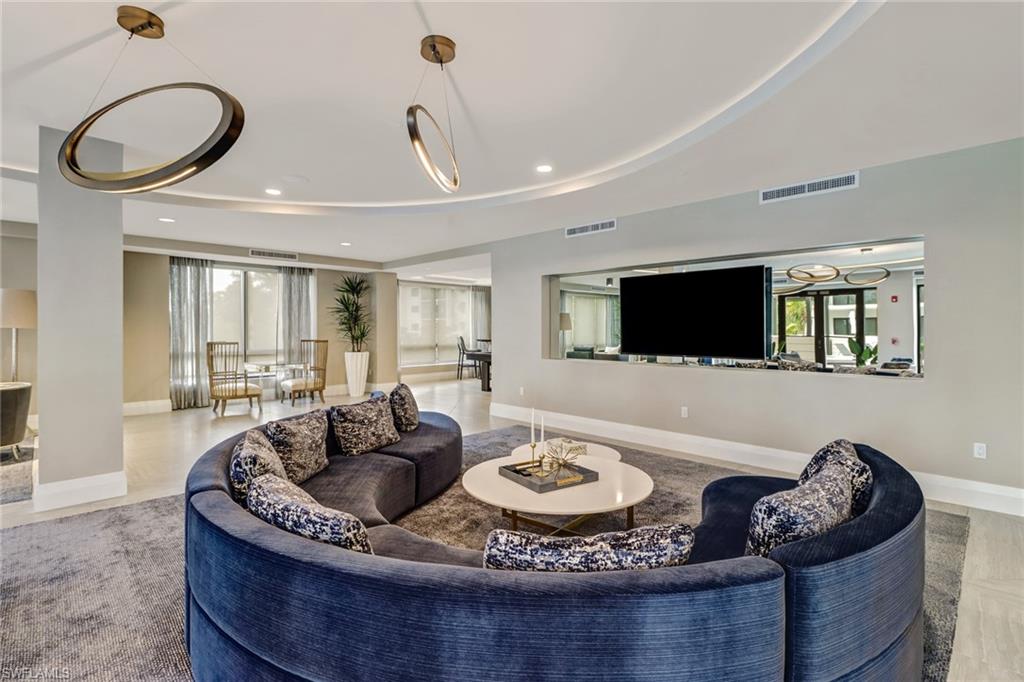 1135 3rd AVE S # 403