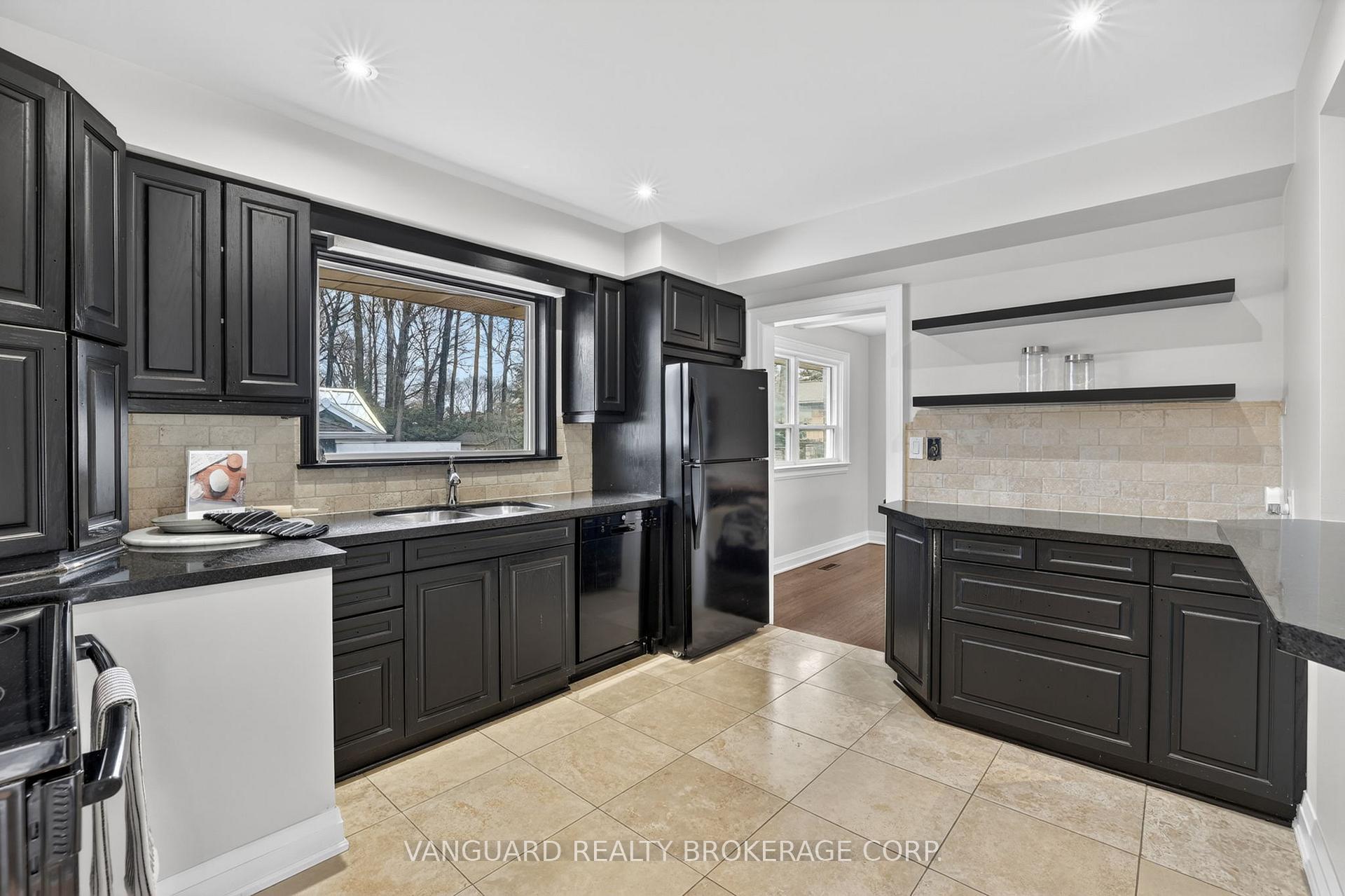 142 Beechwood Crescent