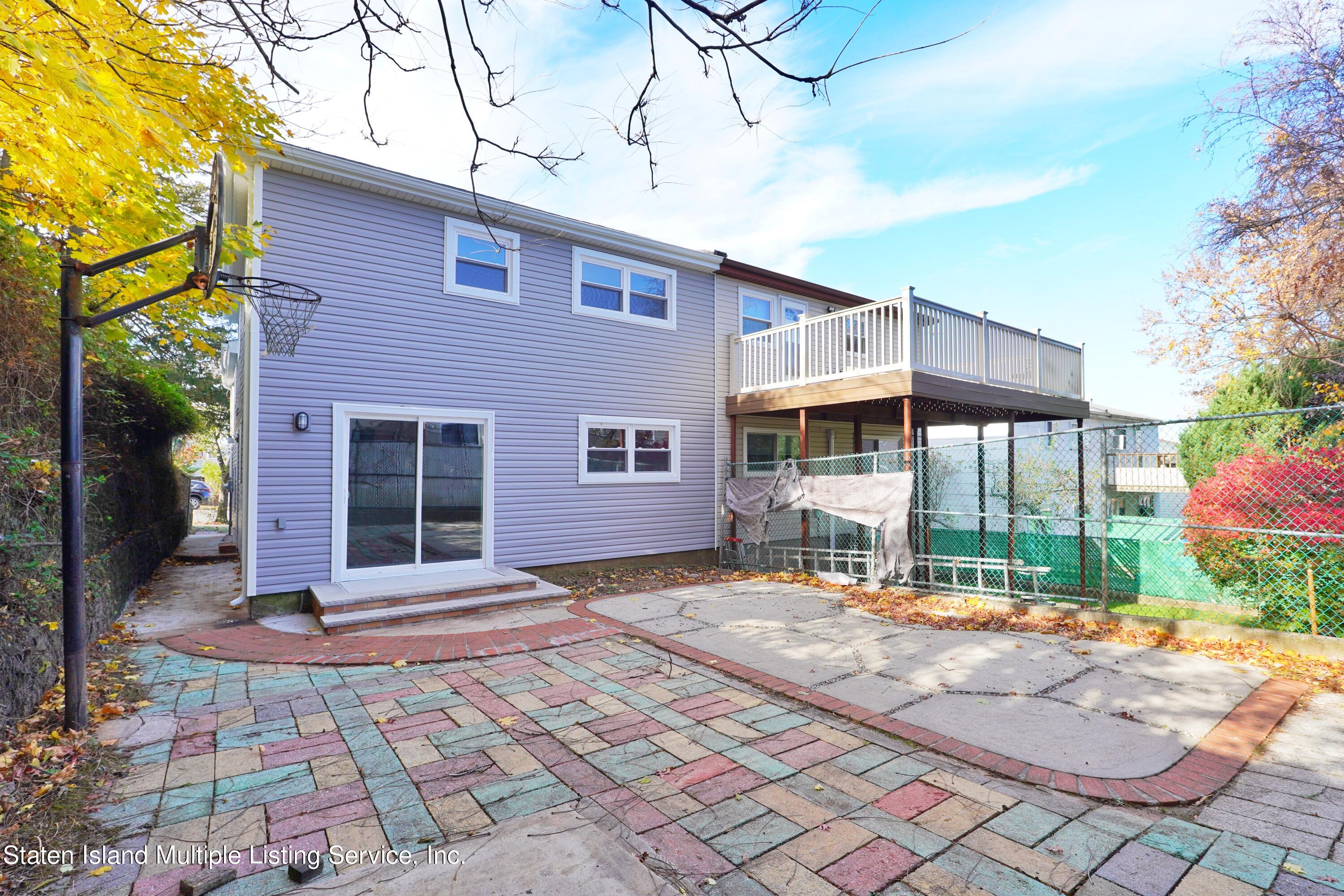 411 Ridgewood Avenue