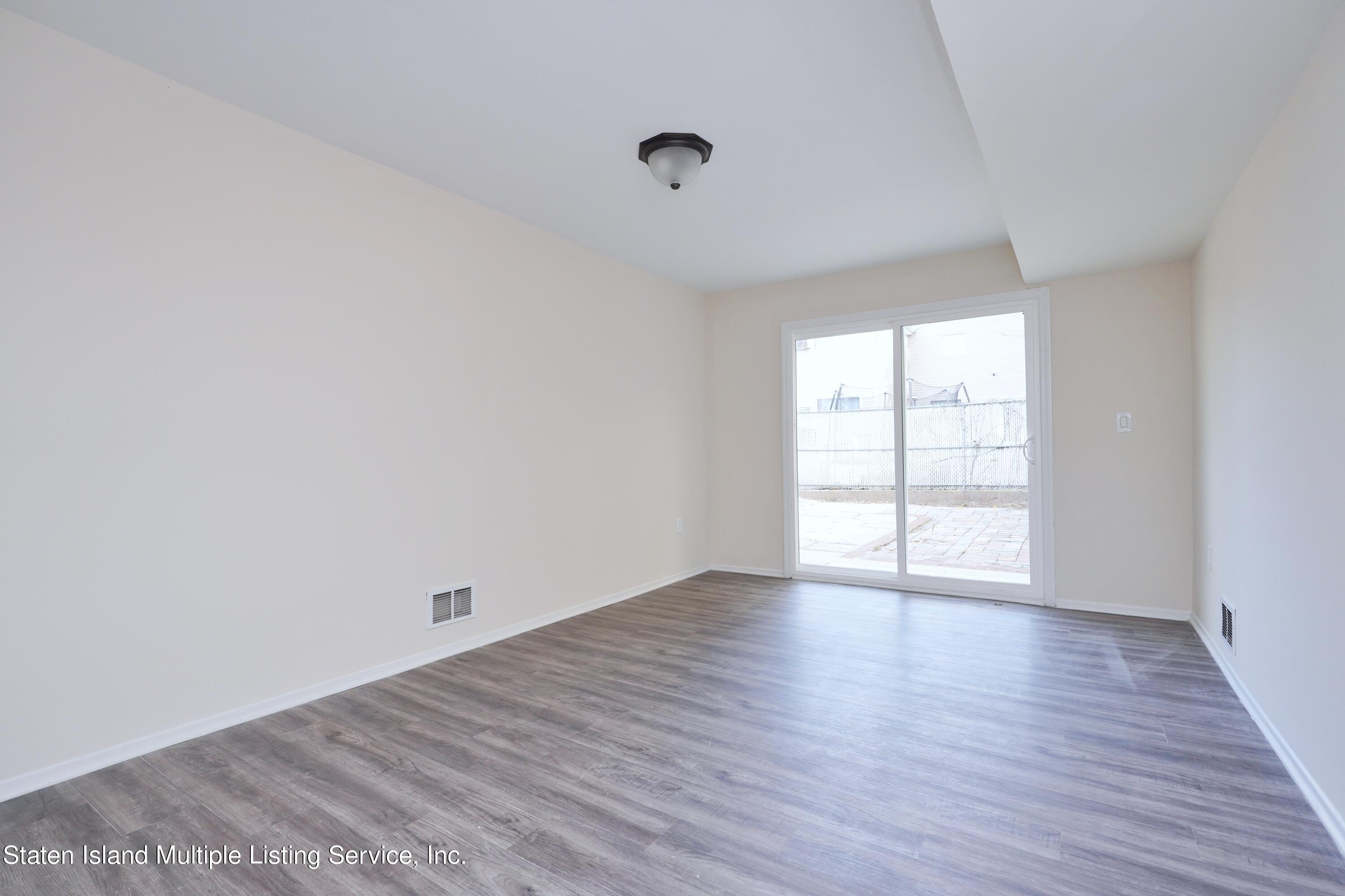 411 Ridgewood Avenue