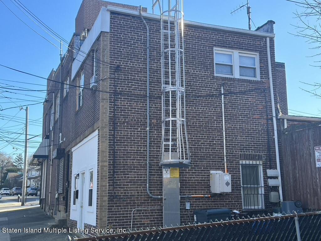 420 Manor Road