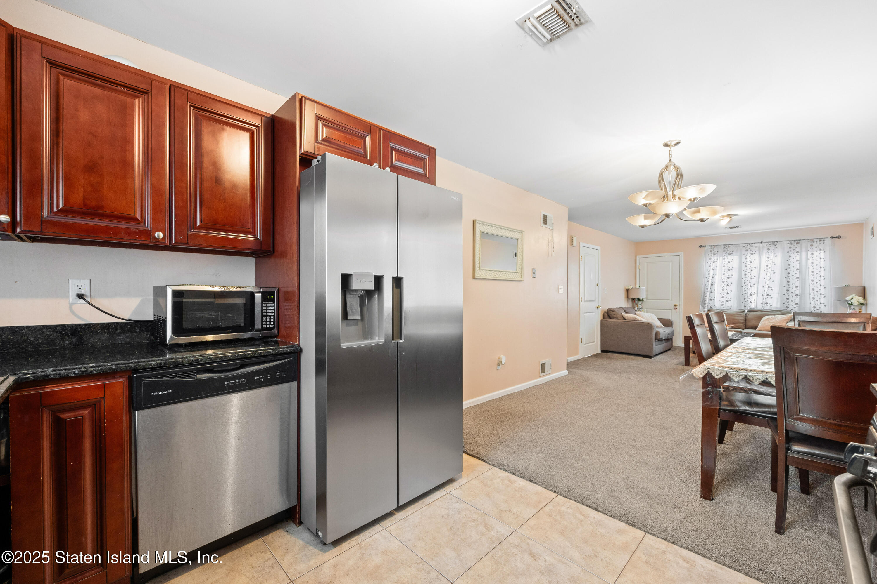 54 Mitchel Lane, B