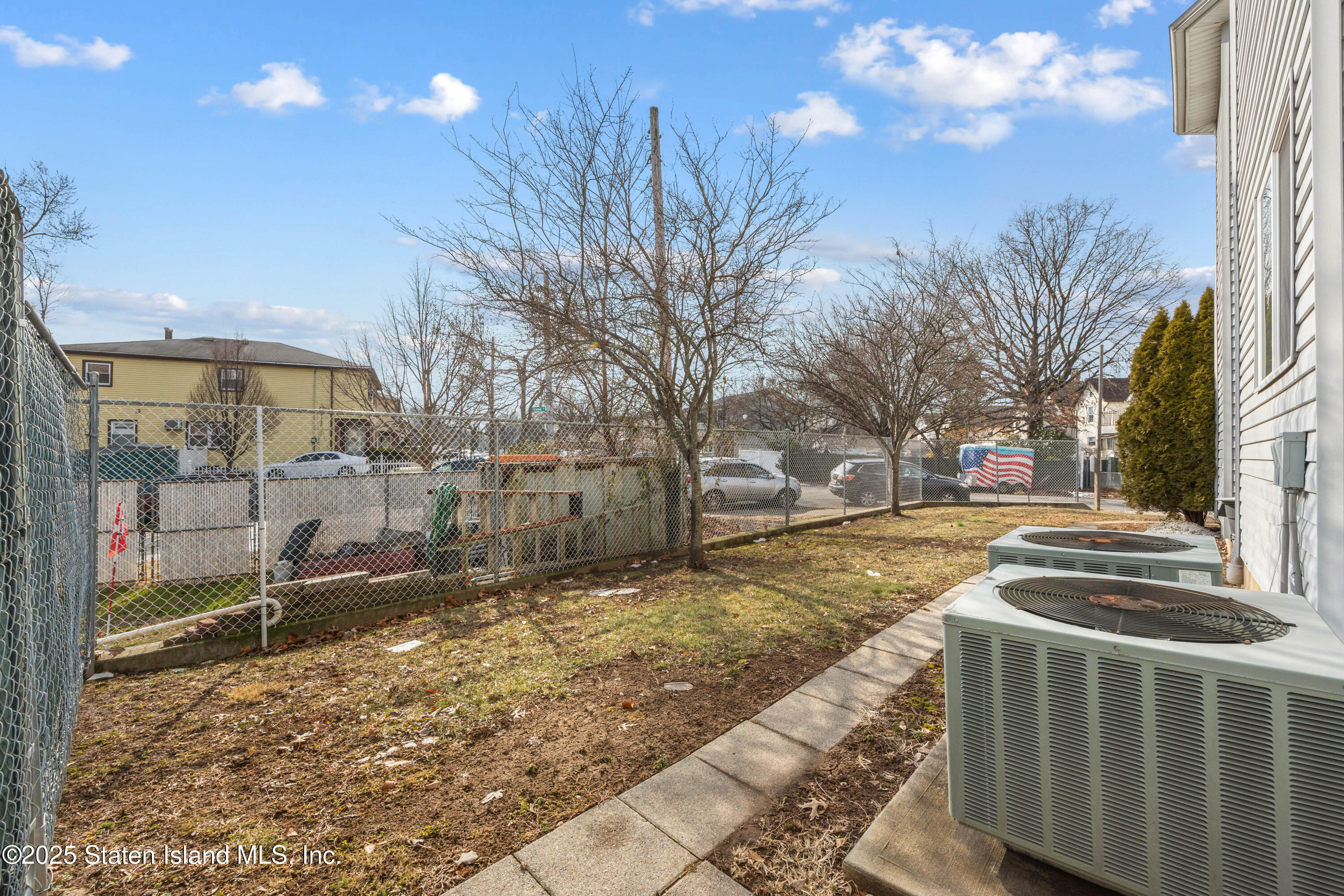 54 Mitchel Lane, B