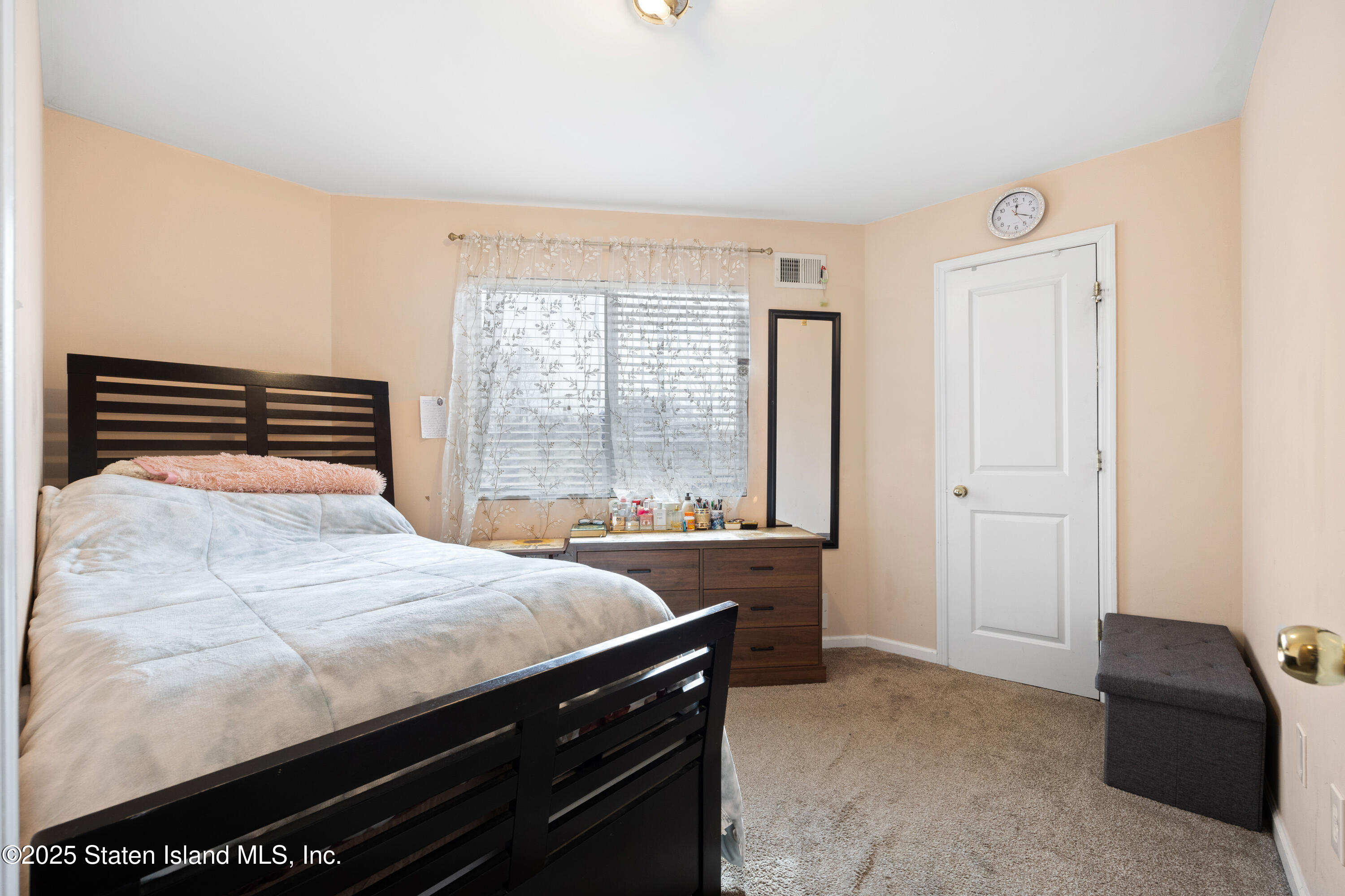 54 Mitchel Lane, B