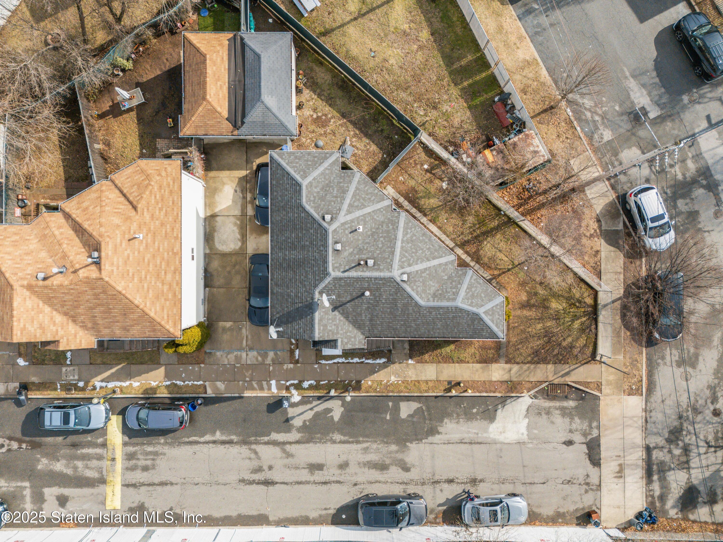 54 Mitchel Lane, B