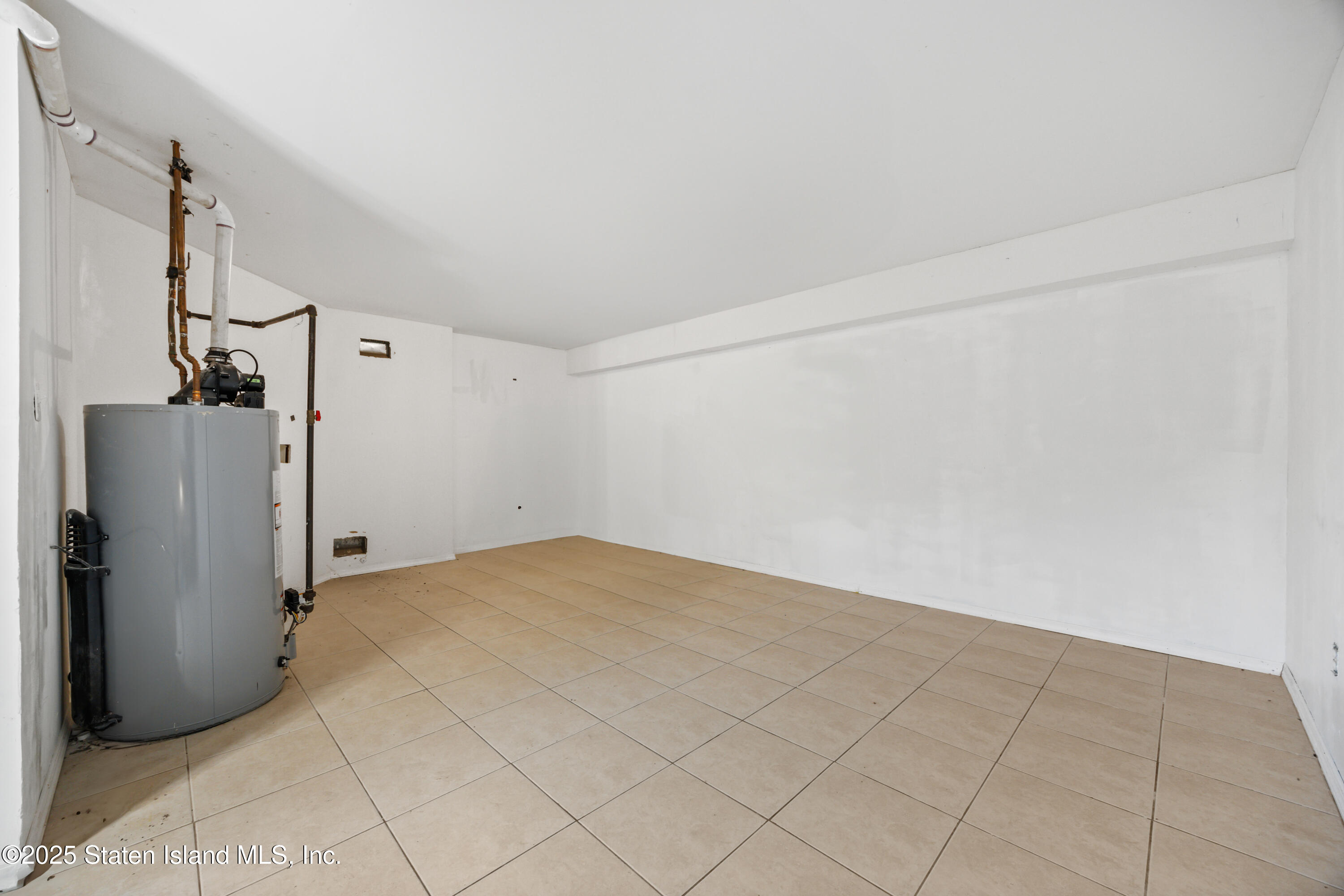 54 Mitchel Lane, B