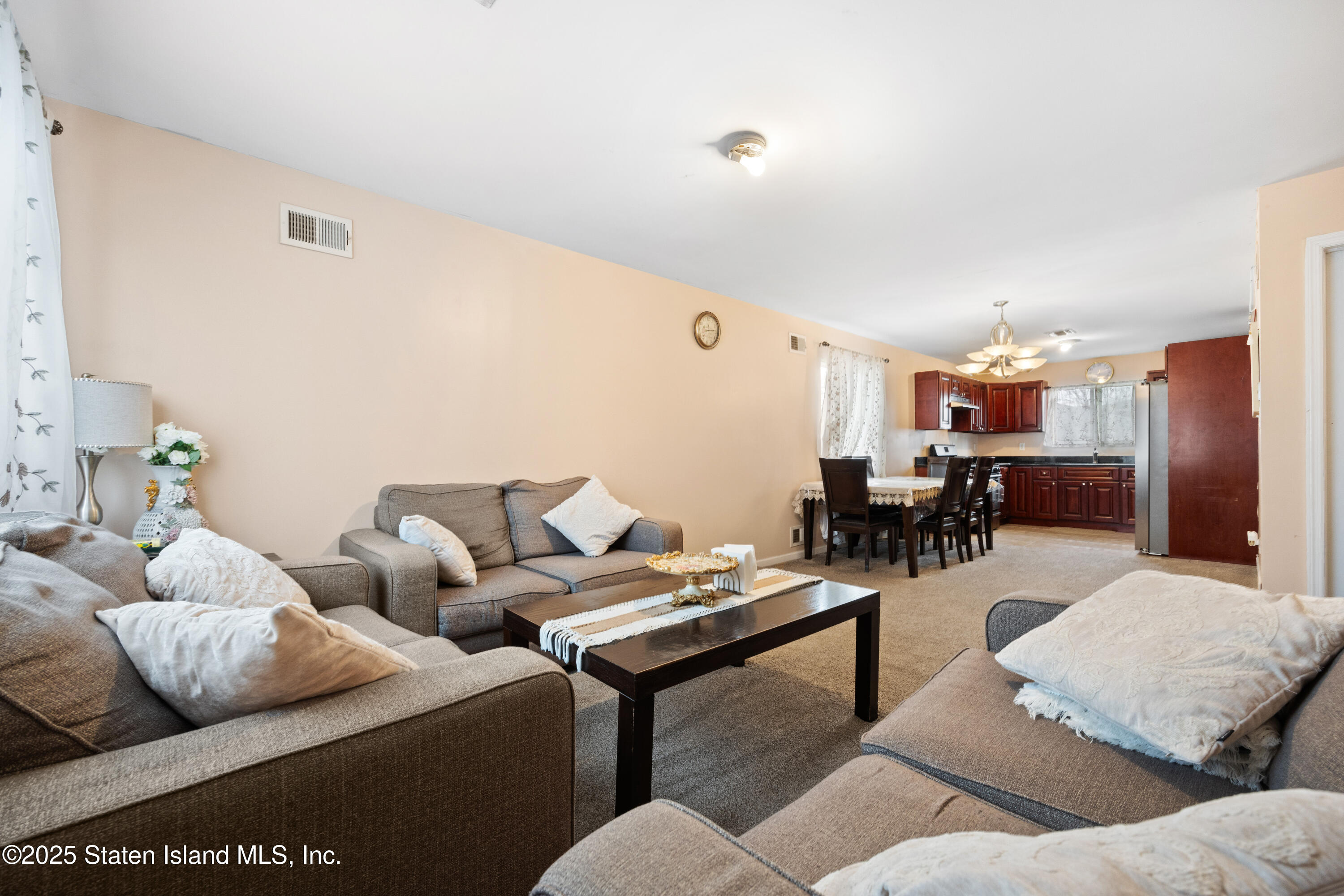 54 Mitchel Lane, B