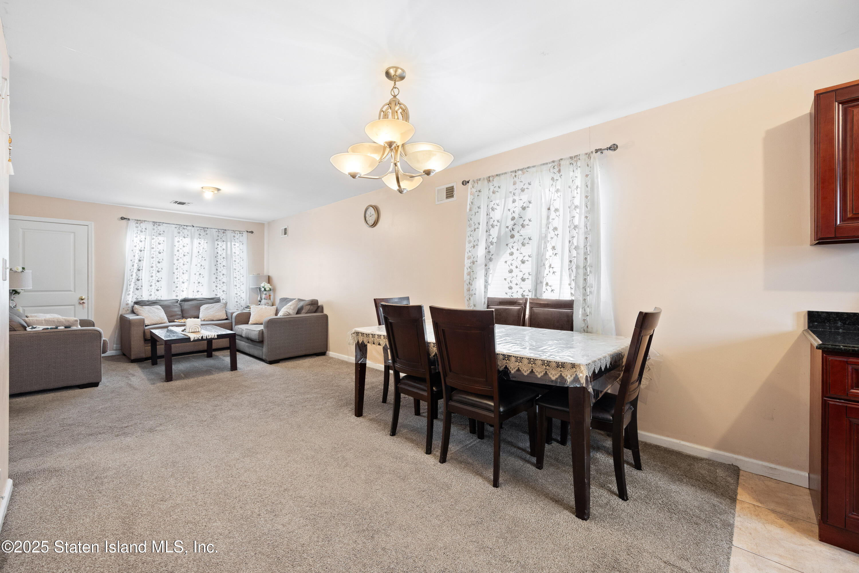54 Mitchel Lane, B