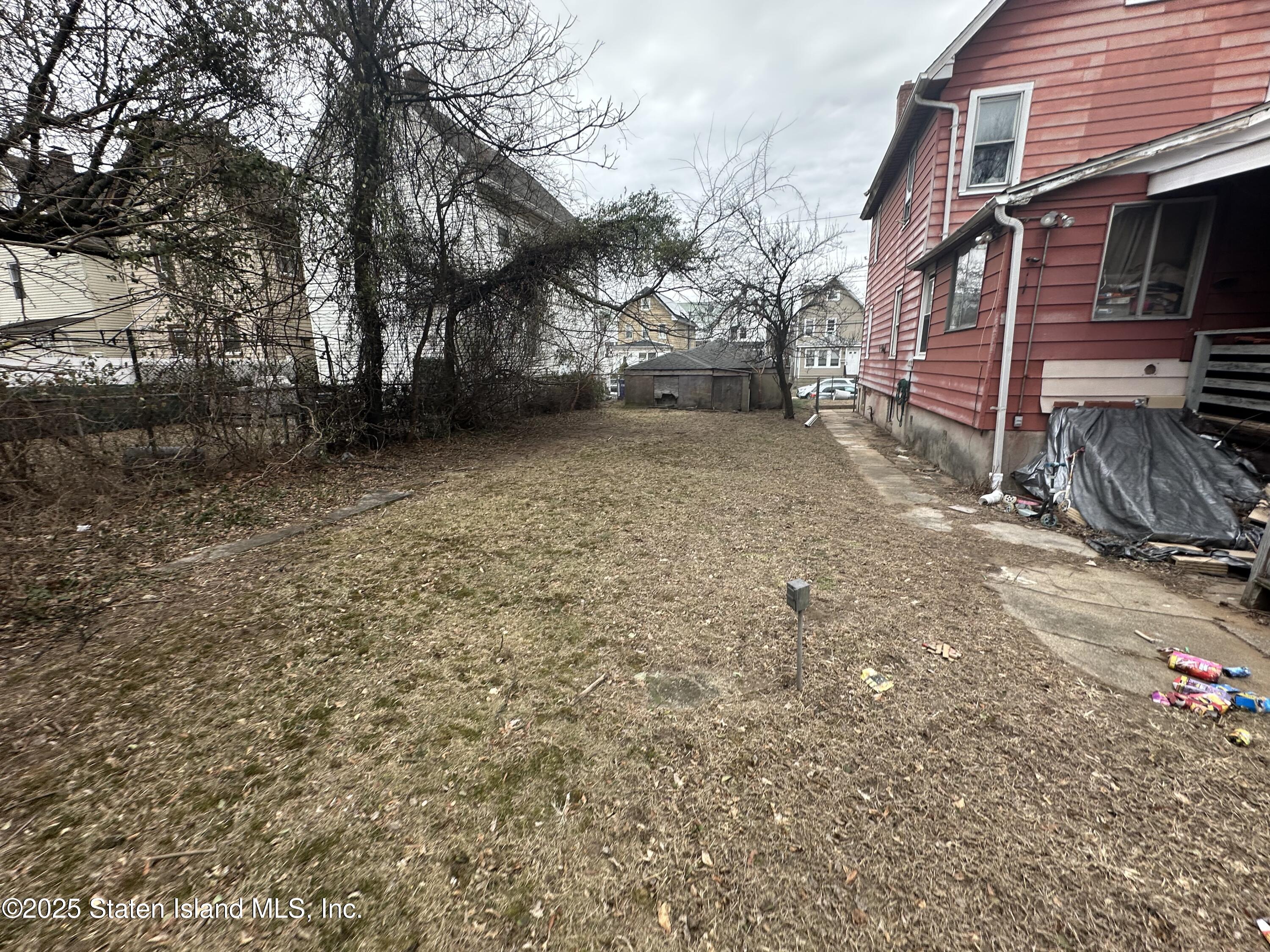101 Lockman Avenue