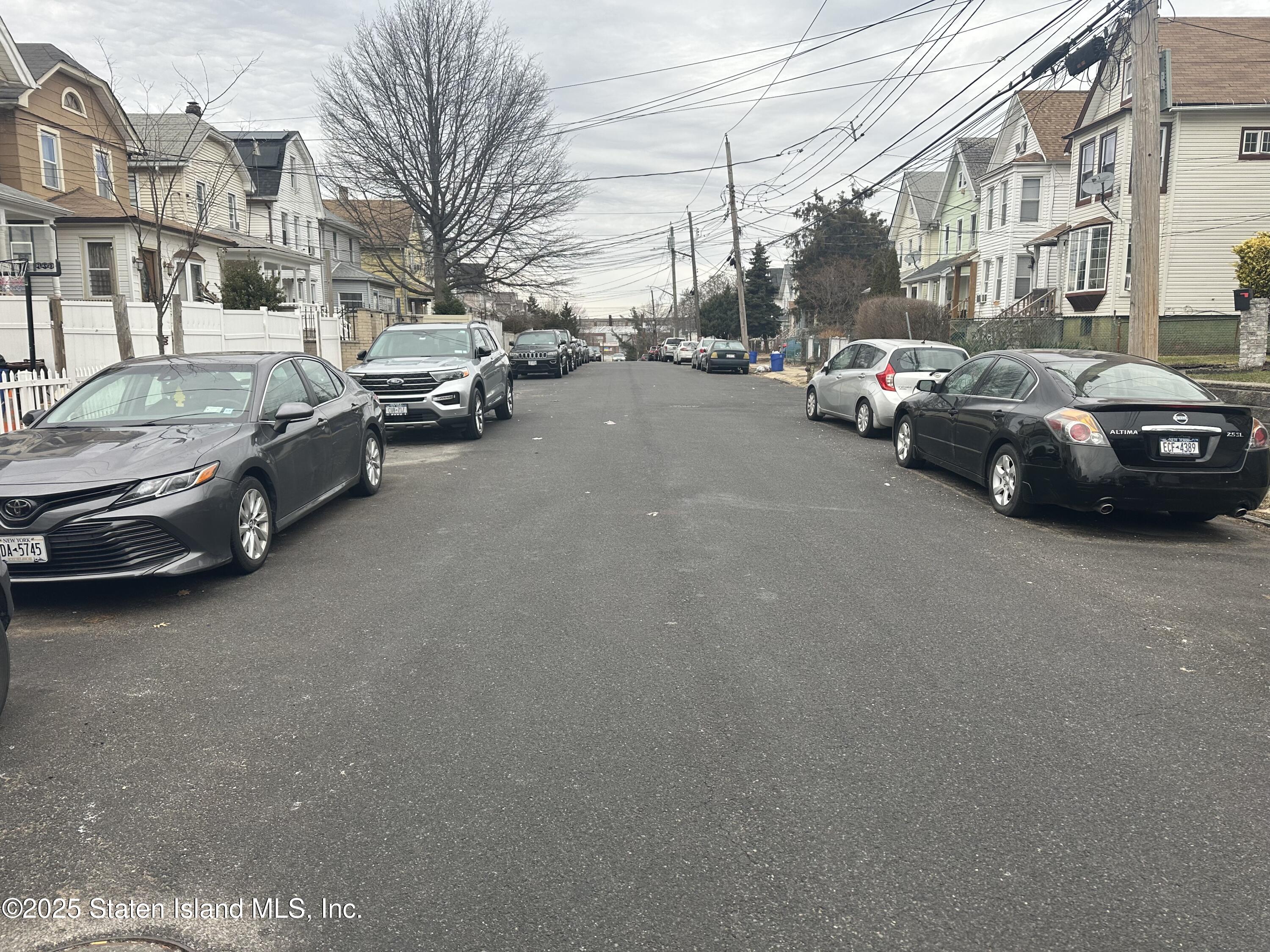 101 Lockman Avenue