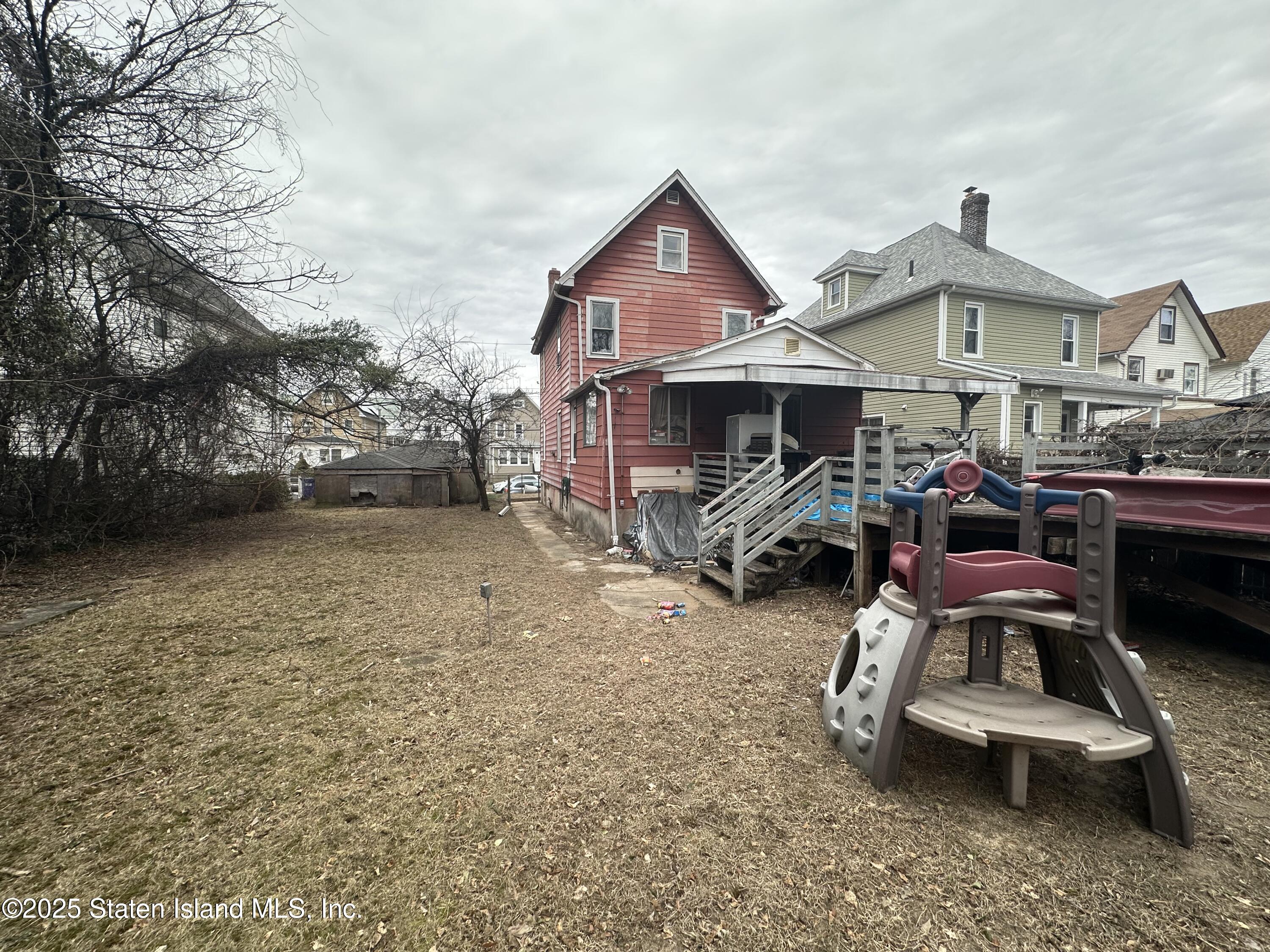 101 Lockman Avenue