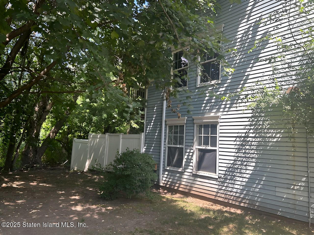 38 Pond Way, A