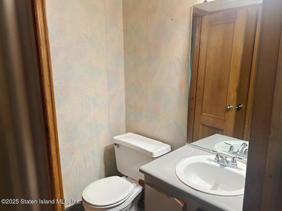 38 Pond Way, A