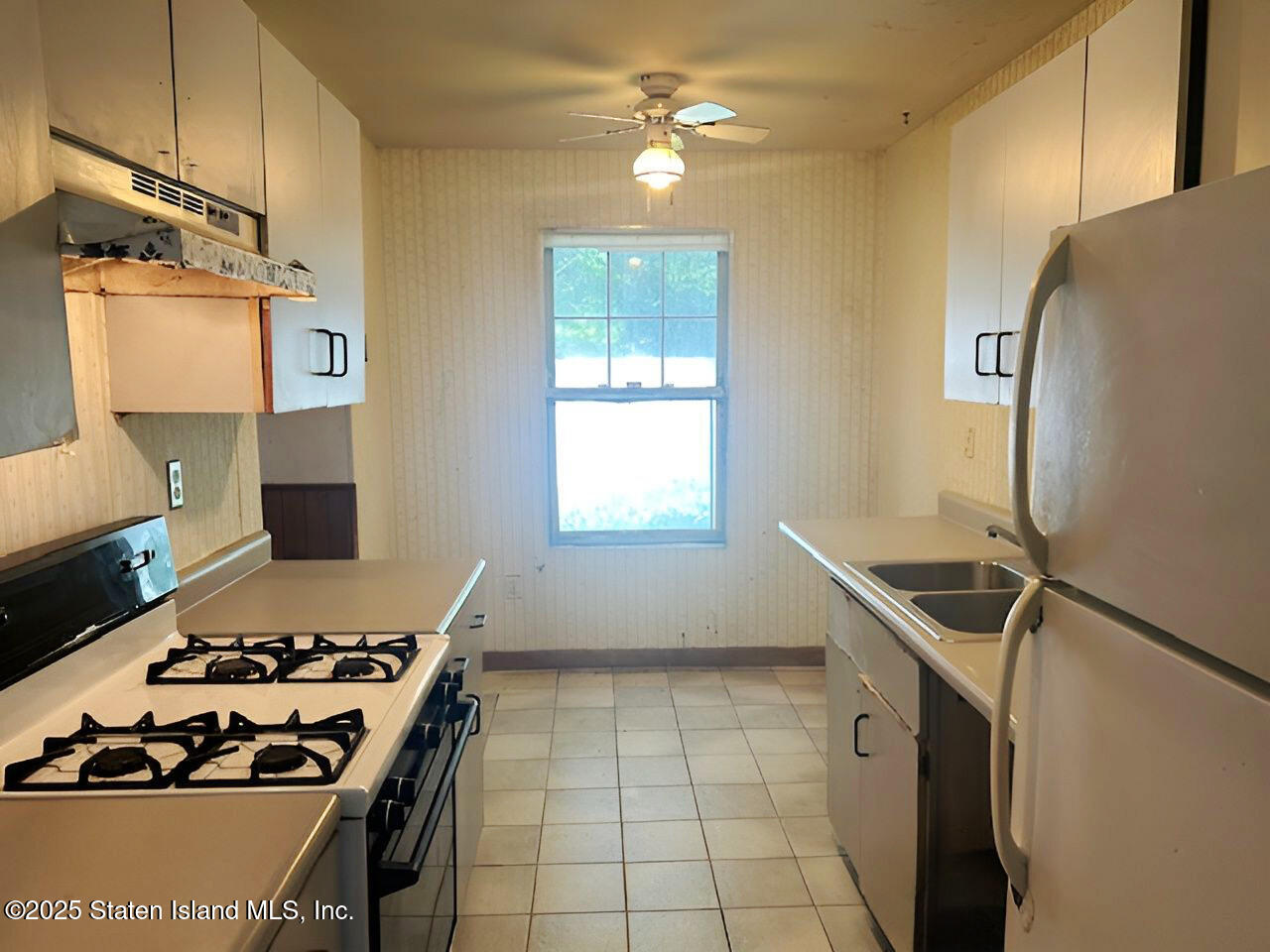 38 Pond Way, A