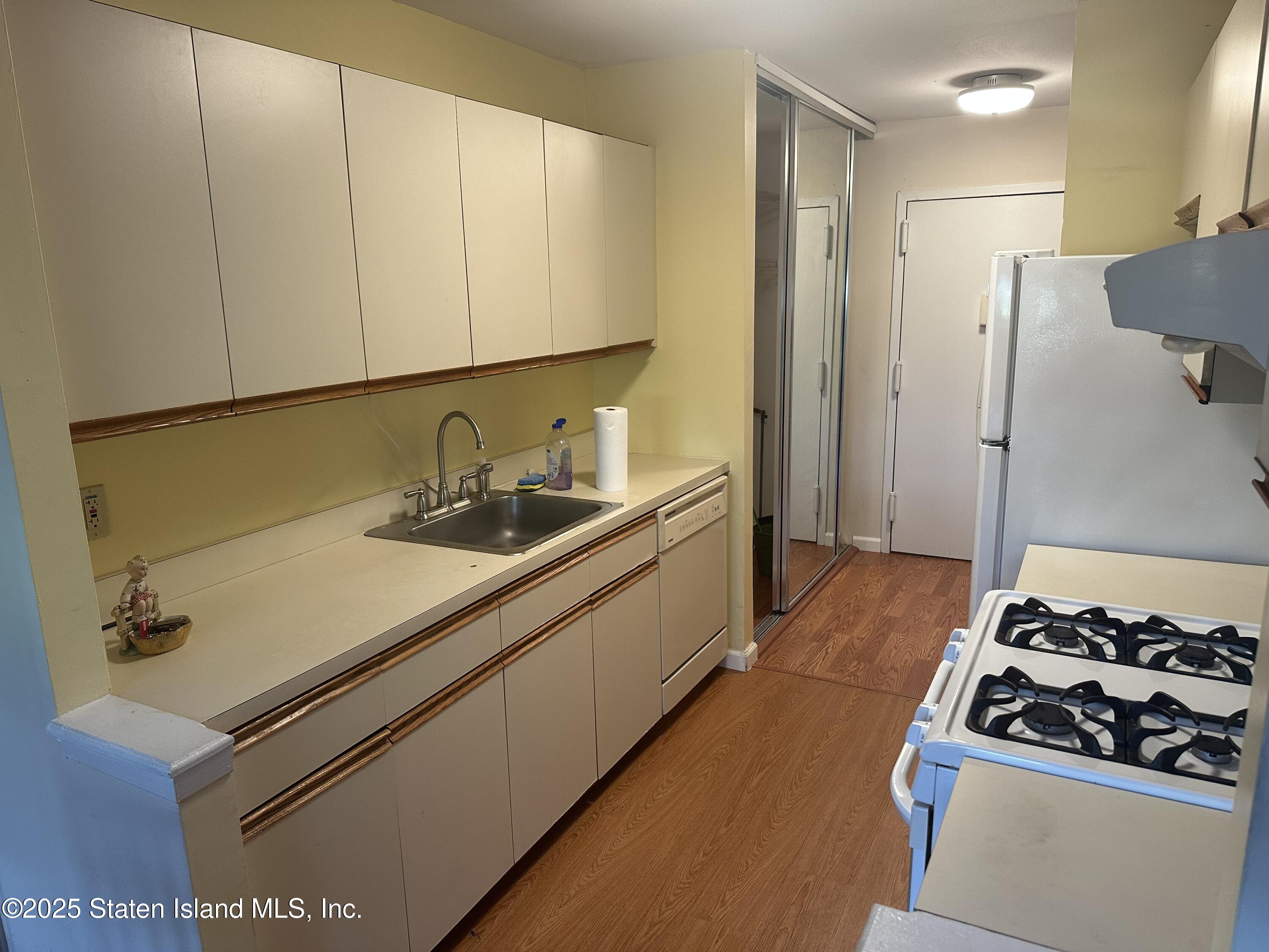 50 Belair Road, 1e
