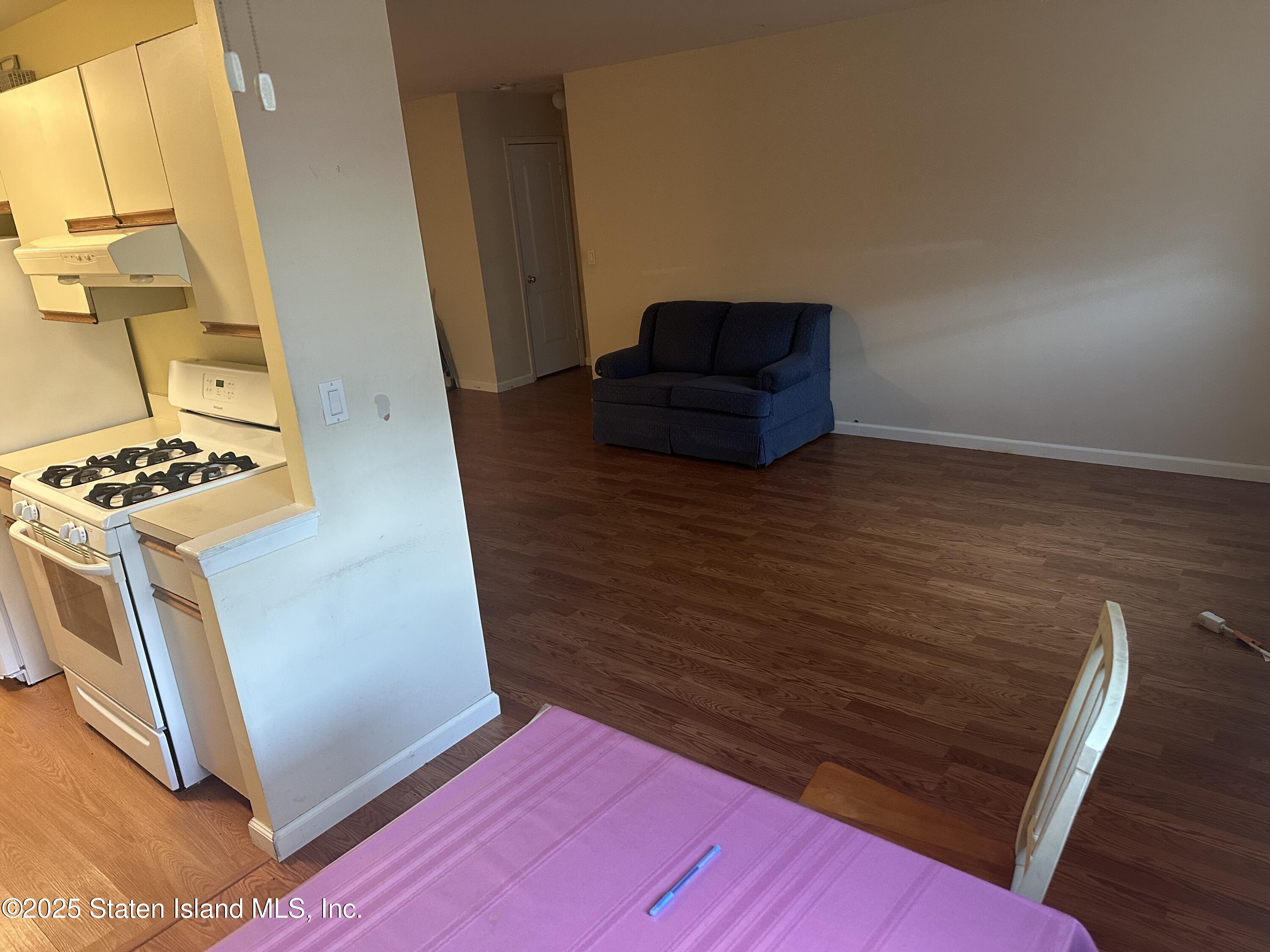 50 Belair Road, 1e