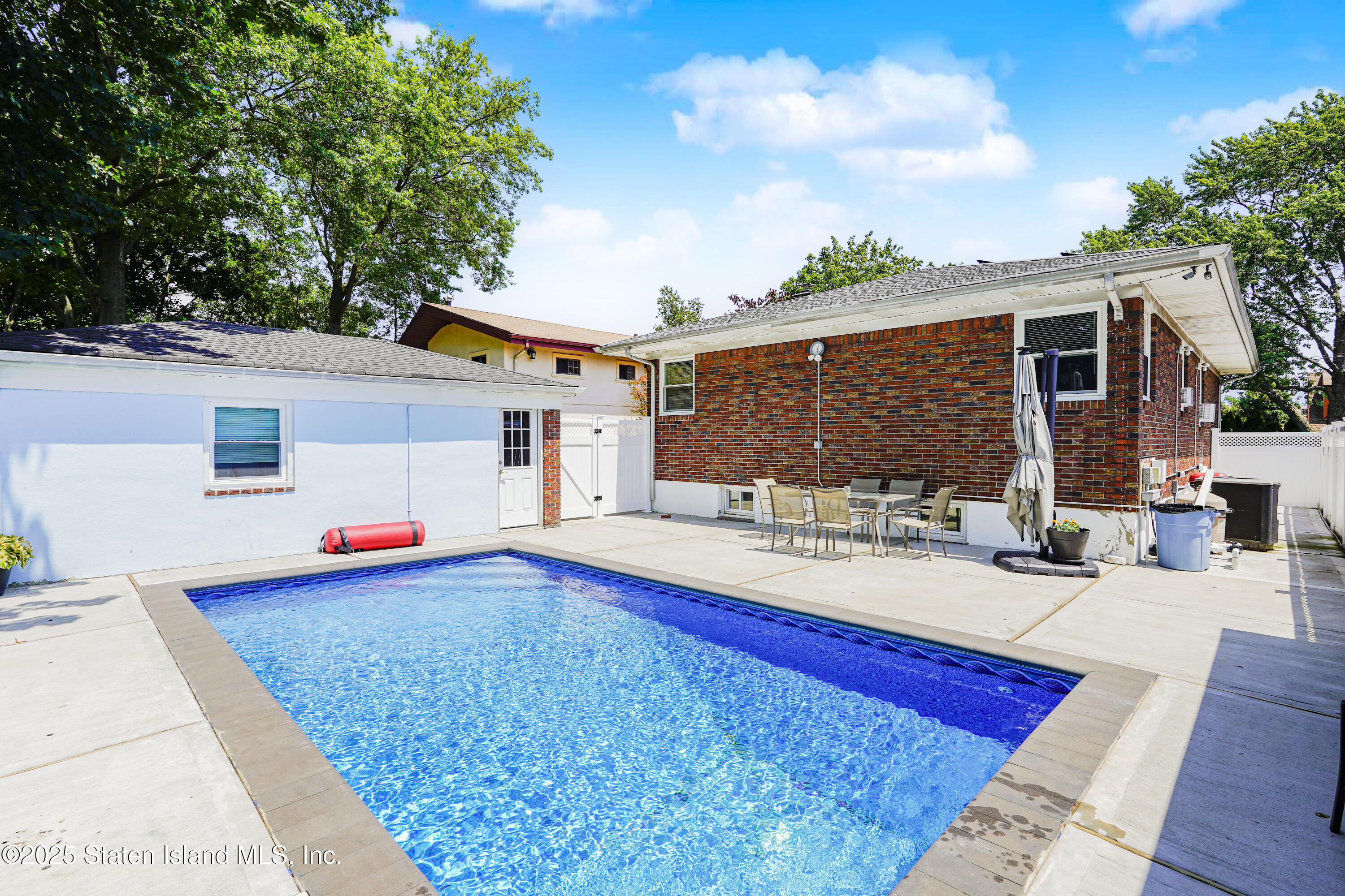 8 Piedmont Avenue