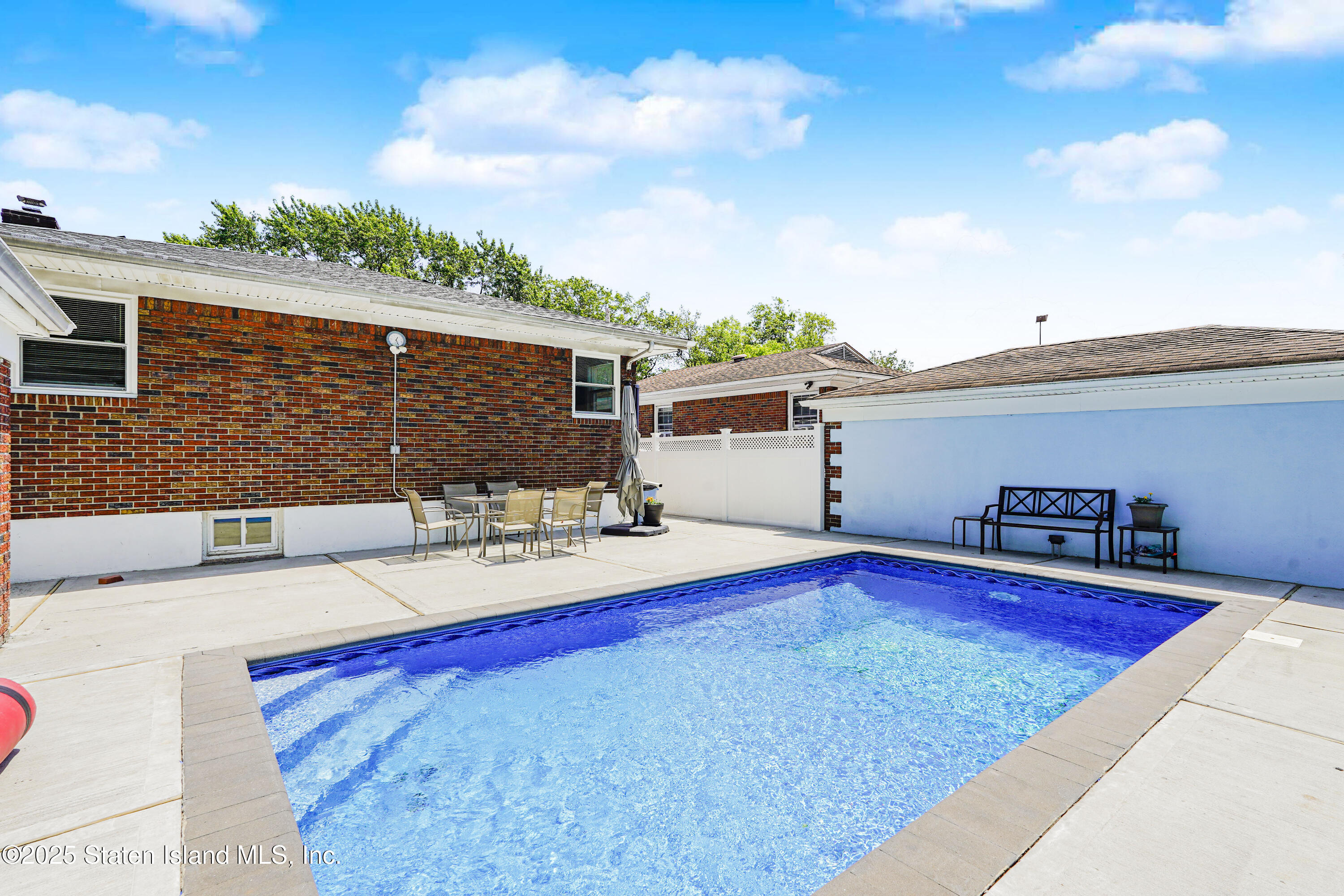 8 Piedmont Avenue