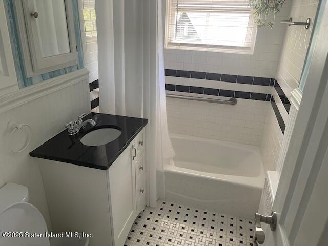 521 Castleton Avenue, 2e