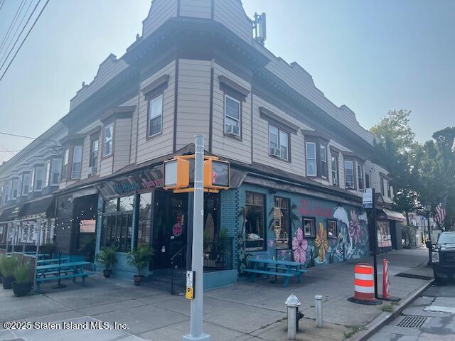 31 New Dorp Plaza Plaza
