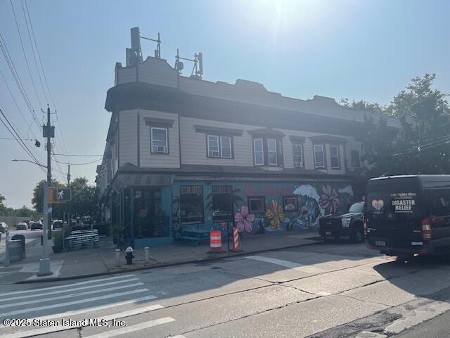 31 New Dorp Plaza Plaza