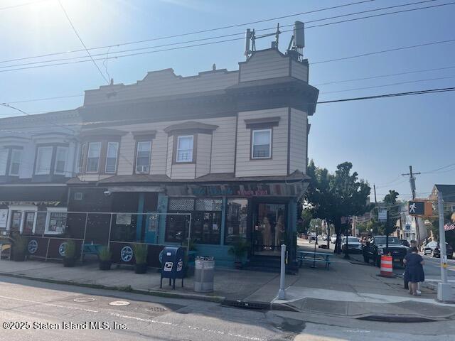 31 New Dorp Plaza Plaza