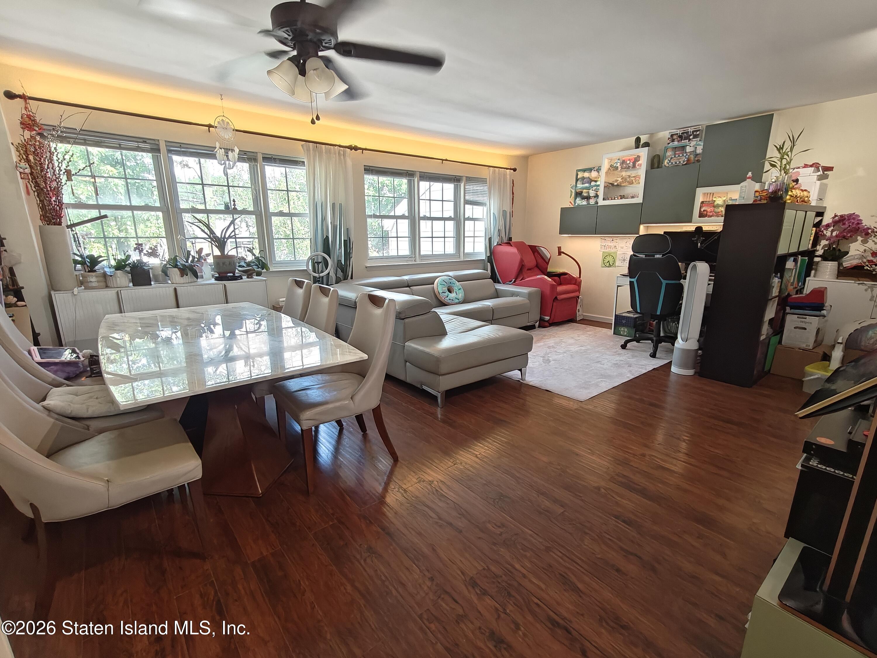 239 Dover Green