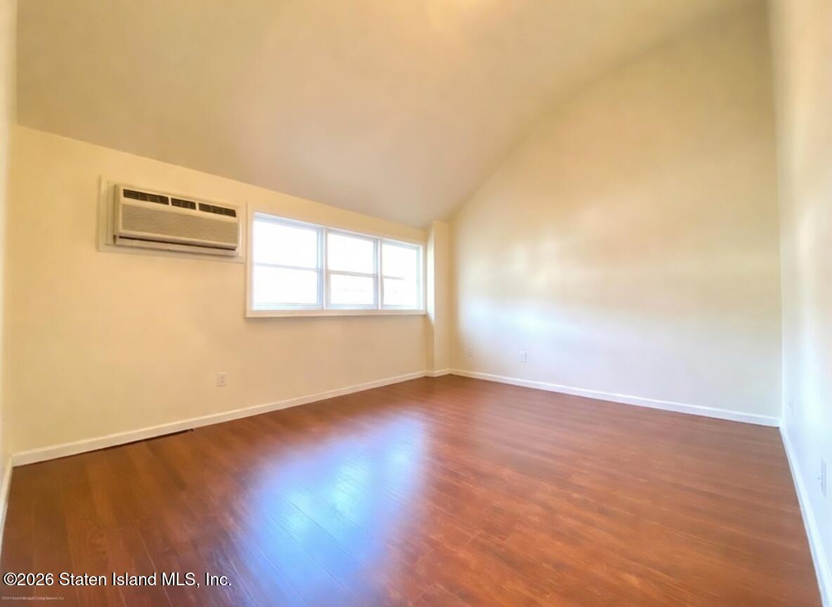 239 Dover Green