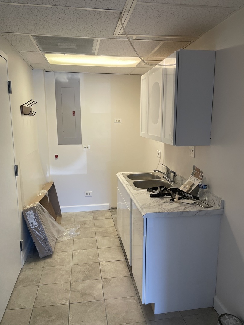 820 E 87th Street Unit: 103