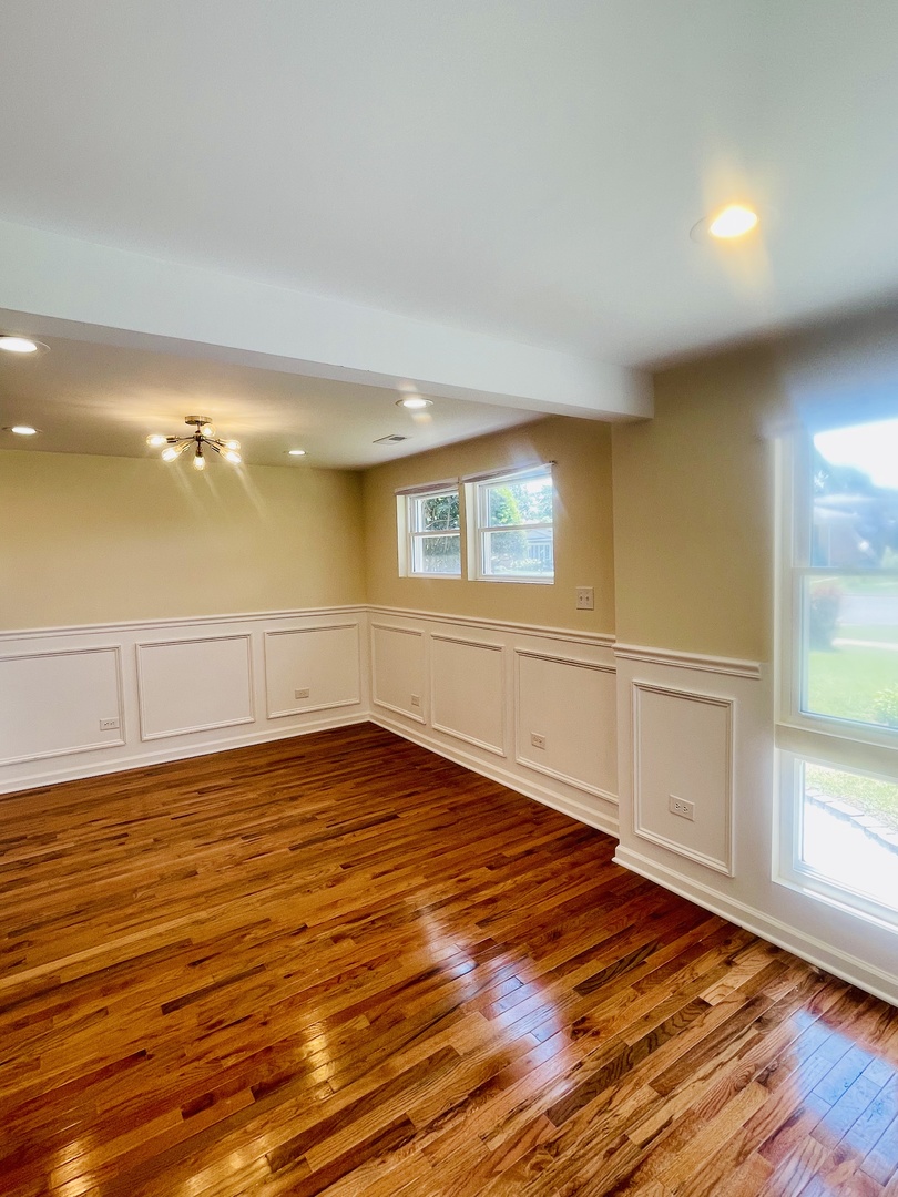 9233 S Burnside Avenue