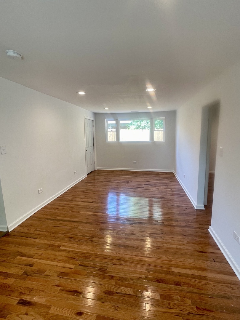 9233 S Burnside Avenue