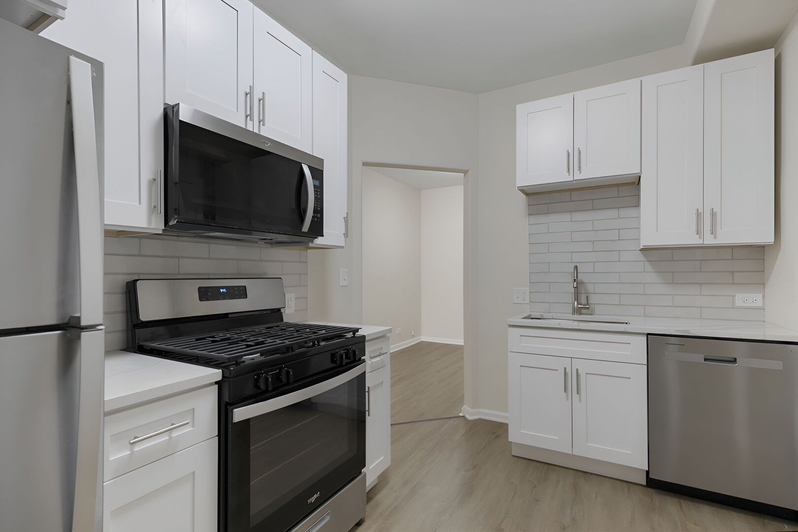 6704 S Ridgeland Avenue Unit: 1D