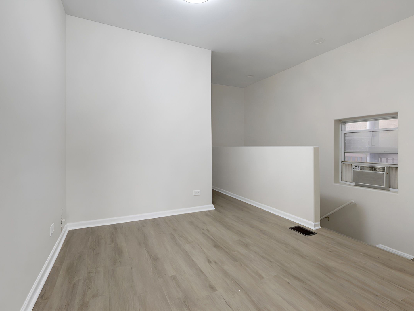 6704 S Ridgeland Avenue Unit: 1D