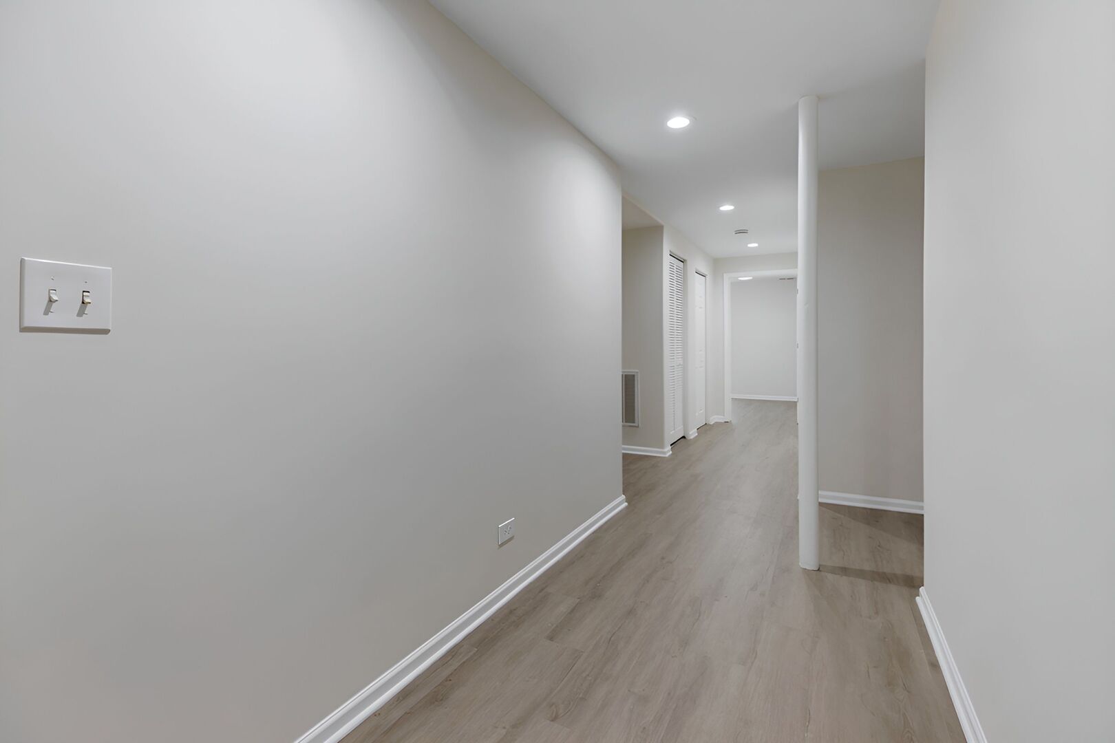 6704 S Ridgeland Avenue Unit: 1D