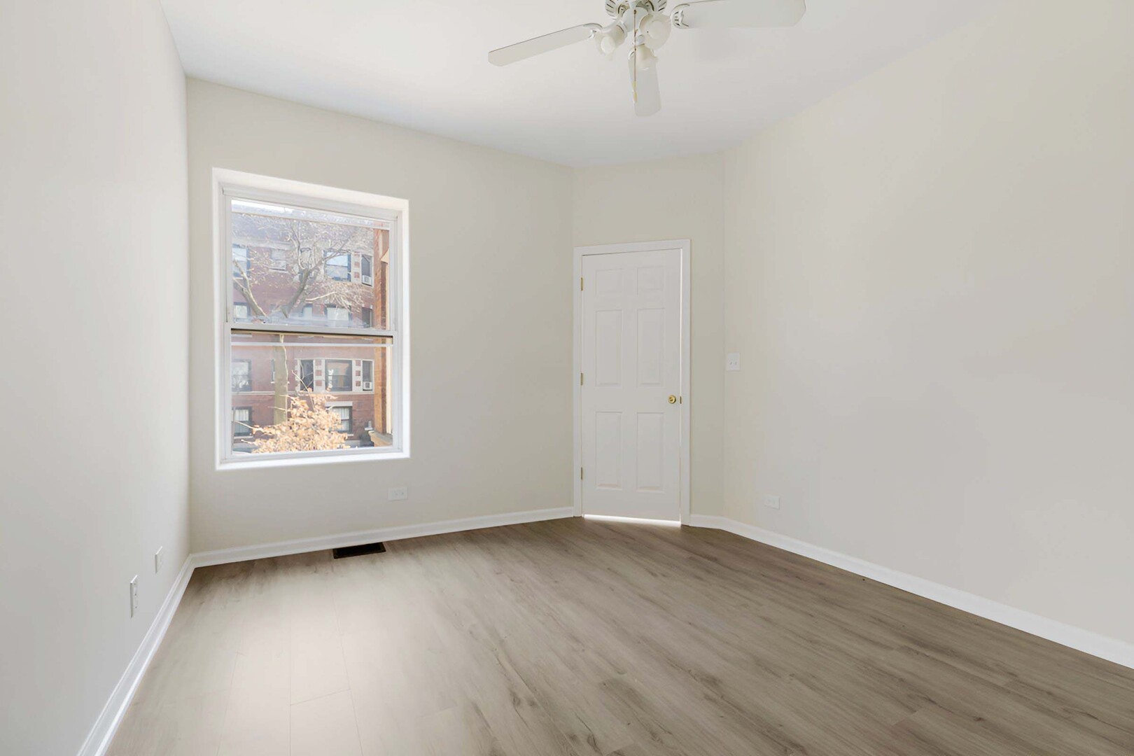 6704 S Ridgeland Avenue Unit: 1D