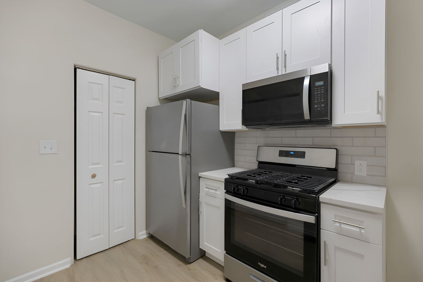 6704 S Ridgeland Avenue Unit: 1D