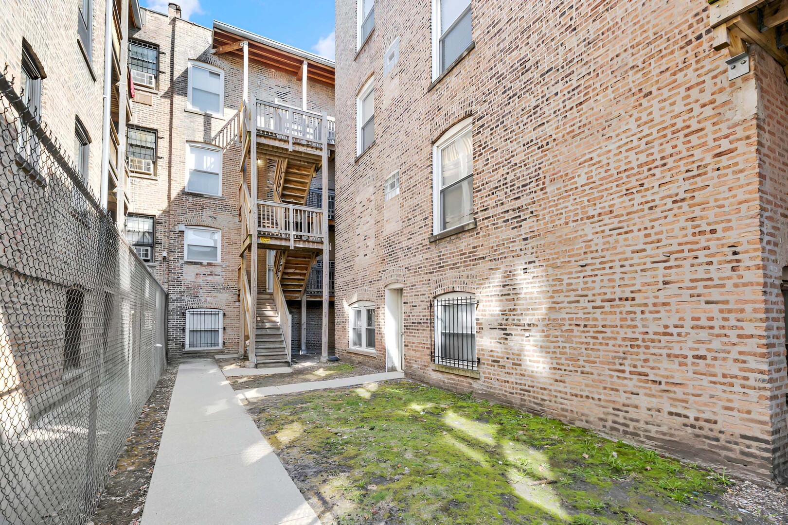 6704 S Ridgeland Avenue Unit: 1D