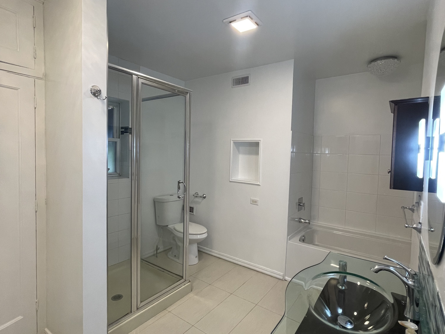 8258 S Rhodes Avenue